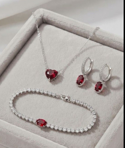 Schmuckset mit roten ovalen