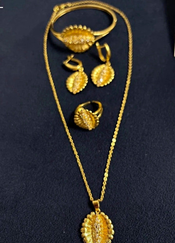 Goldfarbenes schmuckset aus - schmuckset,