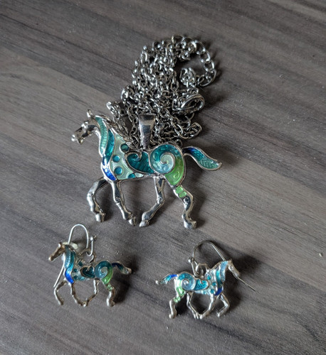 Emailliertes schmuckset pferd - emailliertes,